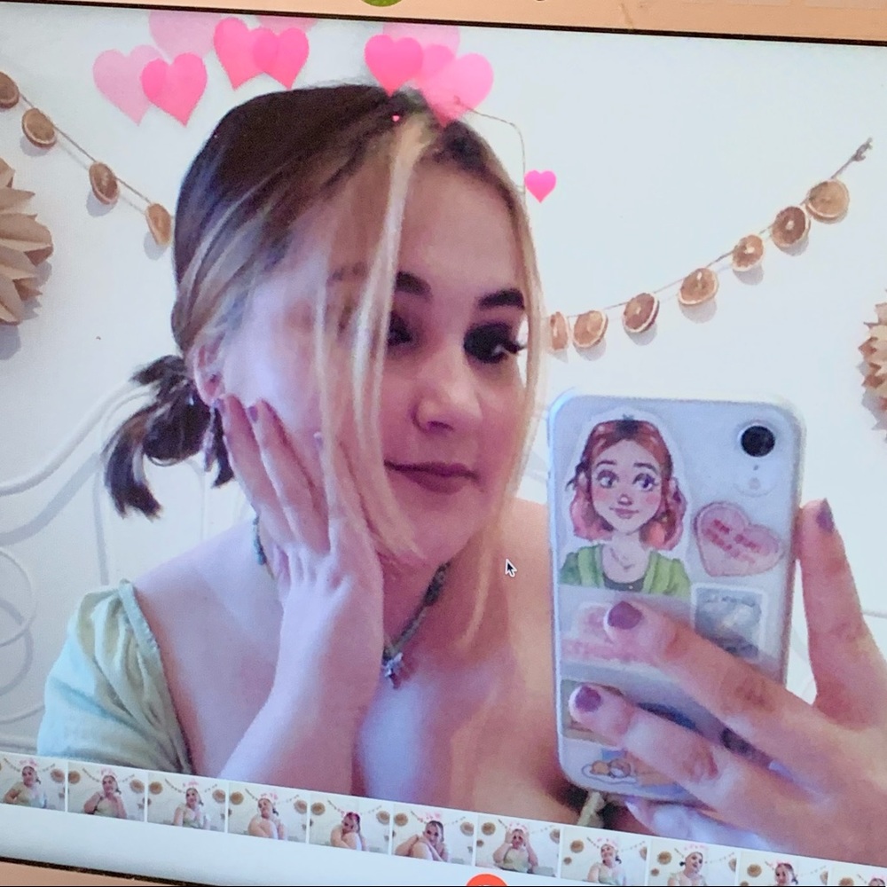 Meet your Posher, Gabby